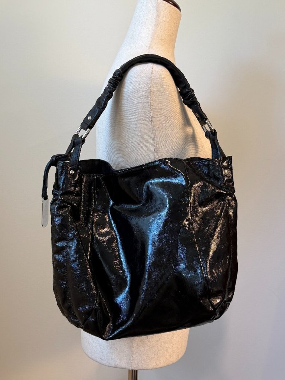Vintage Furla Black Patent Leather Shoulder Handbag in Black